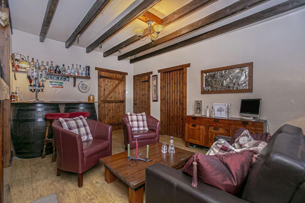 CUP1450PEM SITTING ROOM AGAIN.jpg