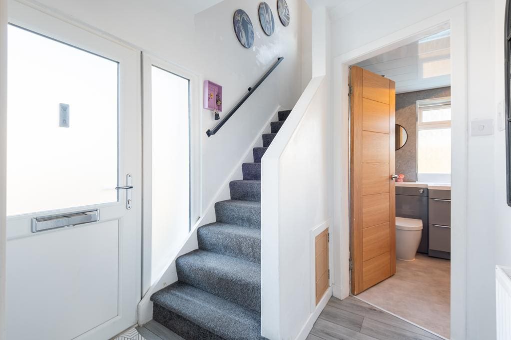 LEV1421PEM ENTRANCE.jpg