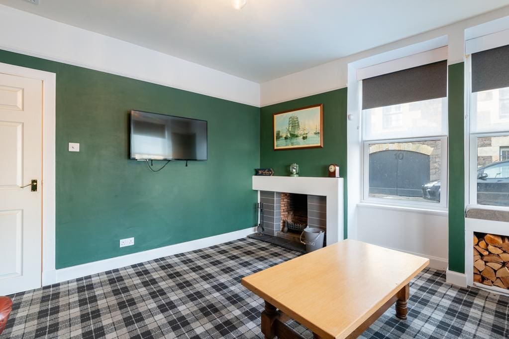 CUP1452SEG LIVING ROOM AGAIN.jpg