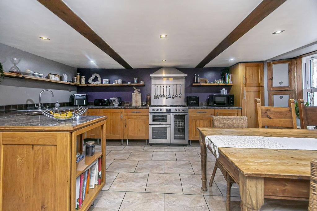 CUP1450PEM DINING KITCHEN.jpg