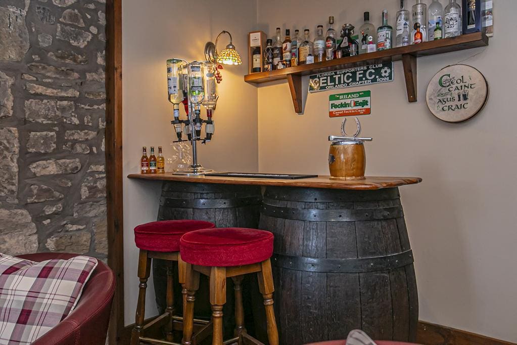 CUP1450PEM SITTING ROOM DETAIL.jpg