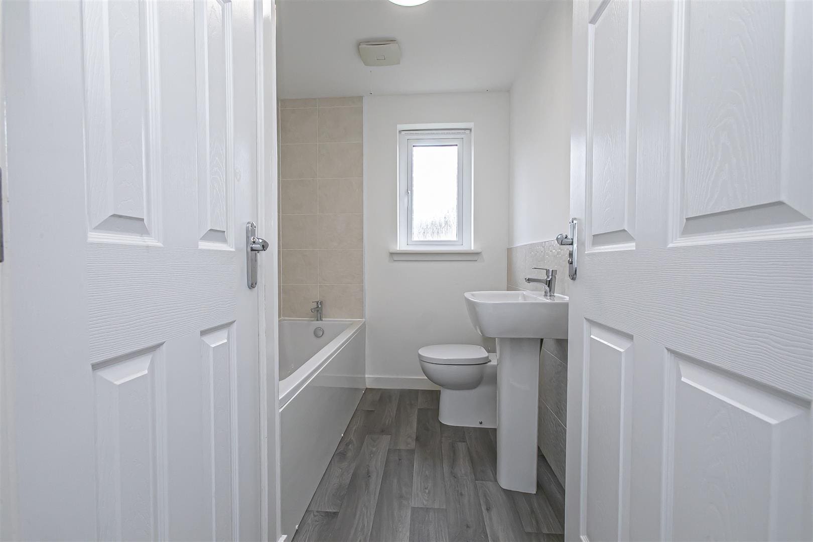 RDC0162CUPI Bathroom (2).jpg