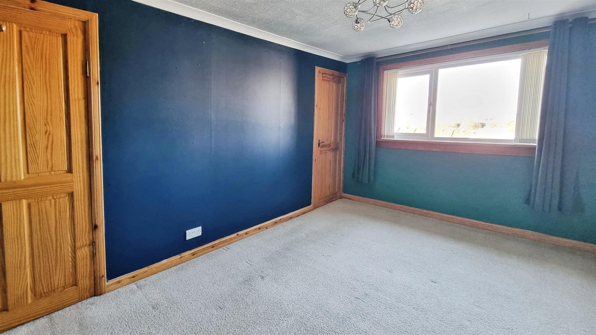 RDC0353LEVI BEDROOM 1 (2).jpg