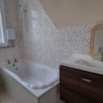 RDC0220GLEI Bathroom.jpg