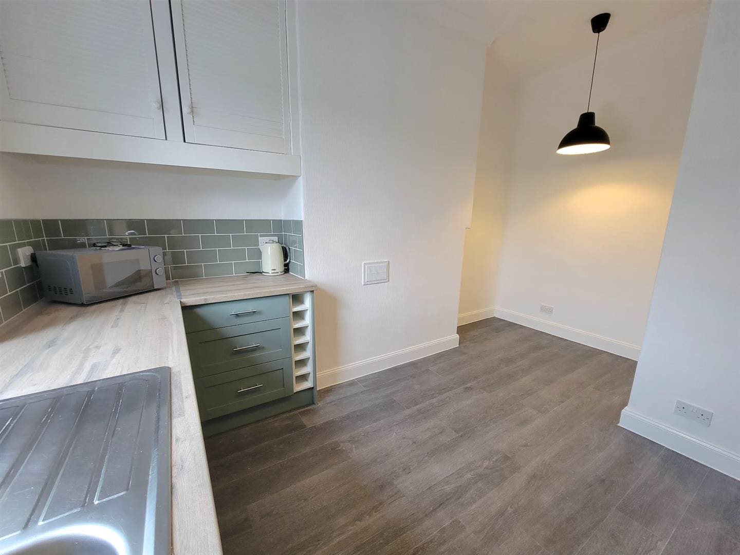 KNM0084GLEI Kitchen (1).jpeg