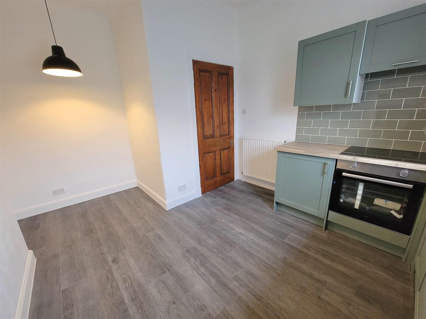 KNM0084GLEI Kitchen (2).jpeg