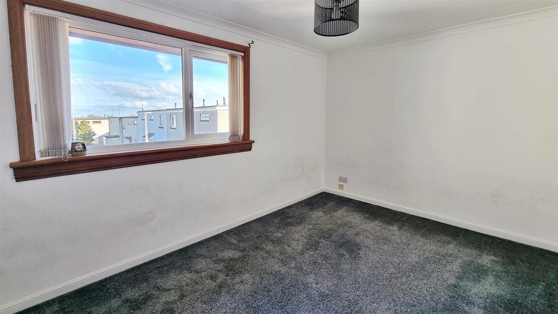 RDC0353LEVI BEDROOM 2 (1).jpg