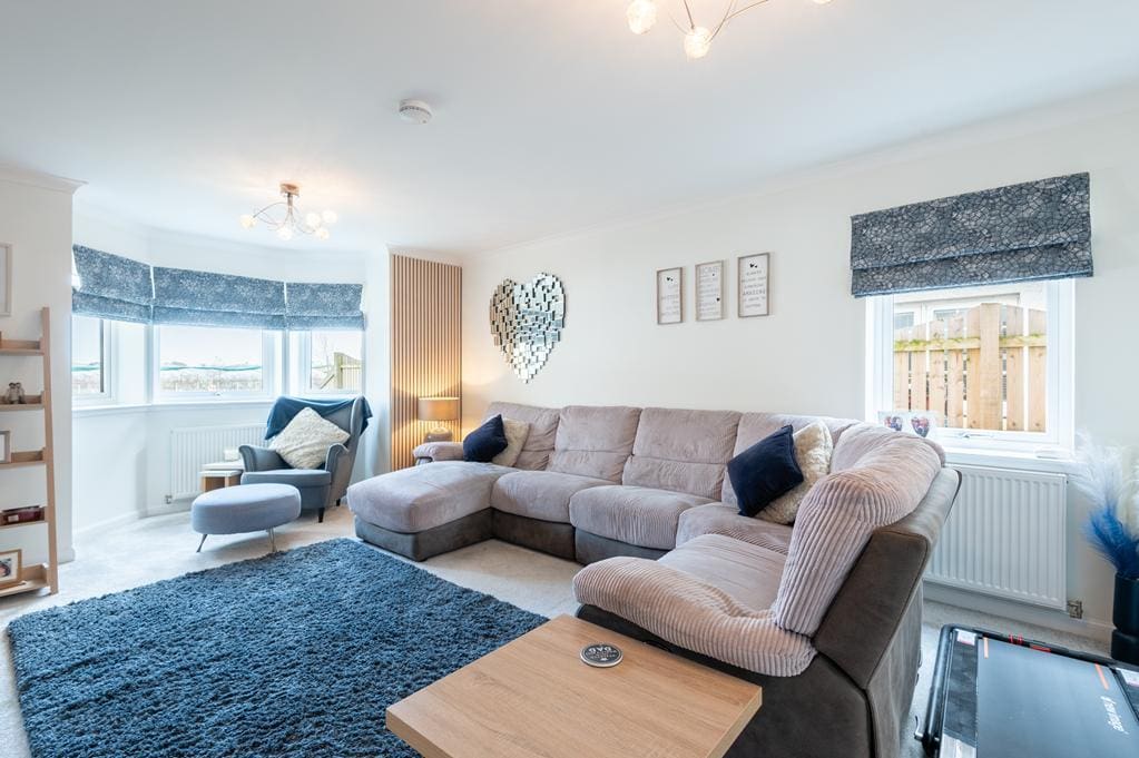 LEV1430PEM LOUNGE.jpg