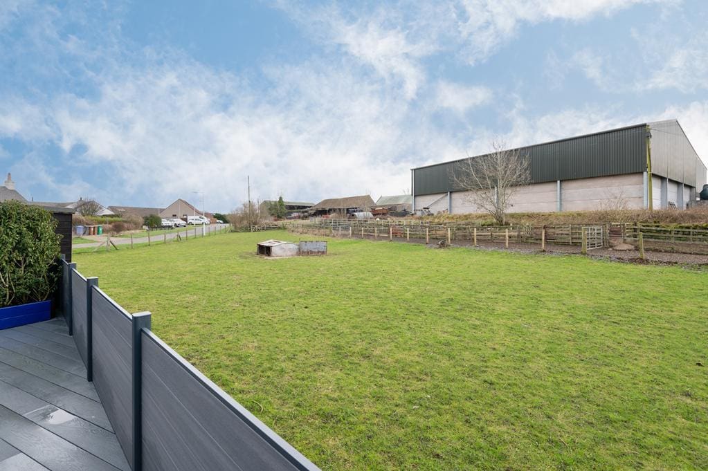 CUP1456SEG VIEW TO REAR.jpg