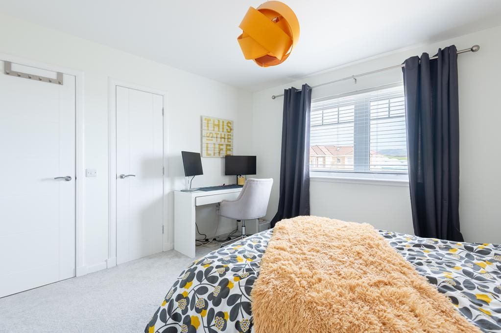 LEV1430PEM BEDROOM 2 AGAIN.jpg