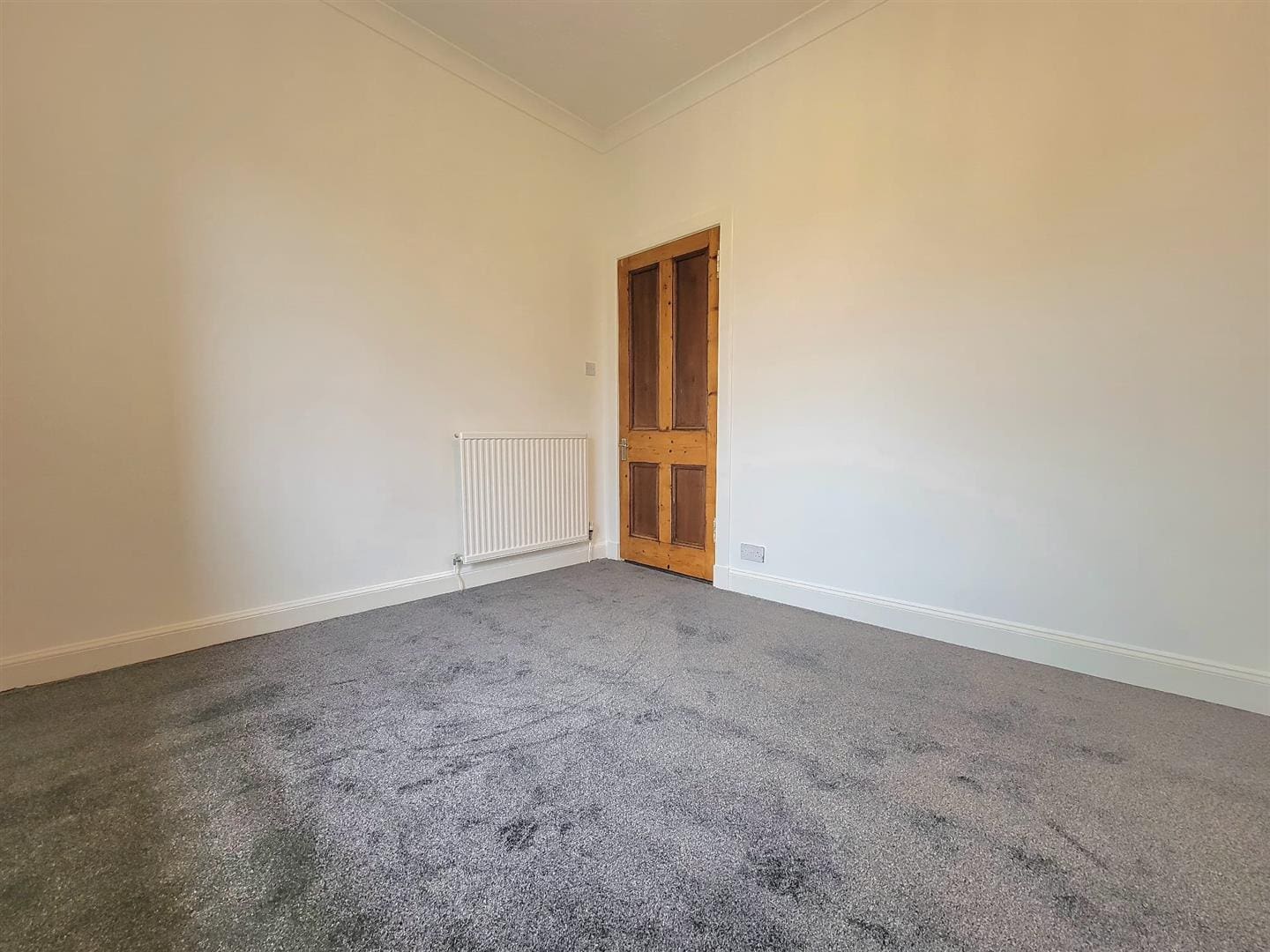 KNM0084GLEI Bedroom 2 (2).jpeg