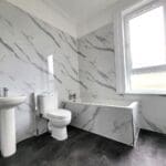 JMP0004LEVI  Bathroom (1).jpg