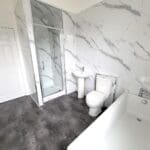 JMP0004LEVI  Bathroom (2).jpg