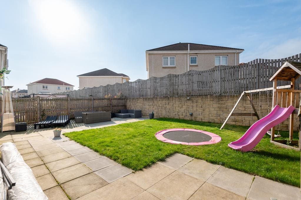 LEV1430PEM GARDEN AGAIN.jpg