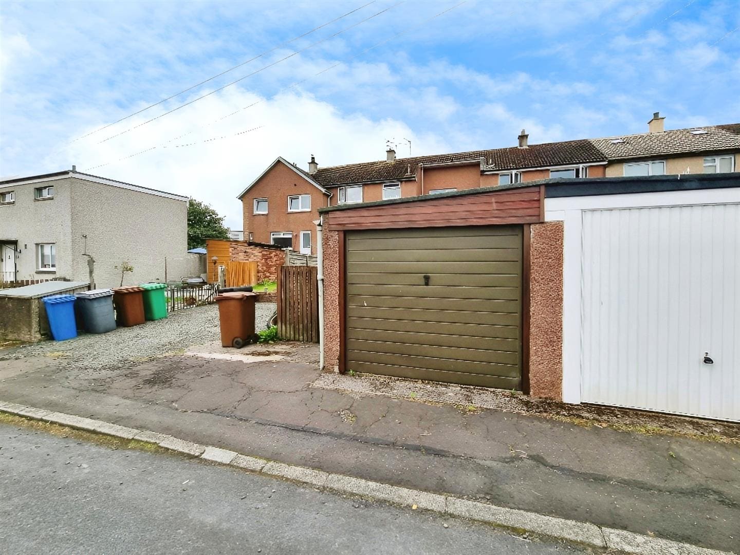 RDC0353LEVI GARAGE.jpg