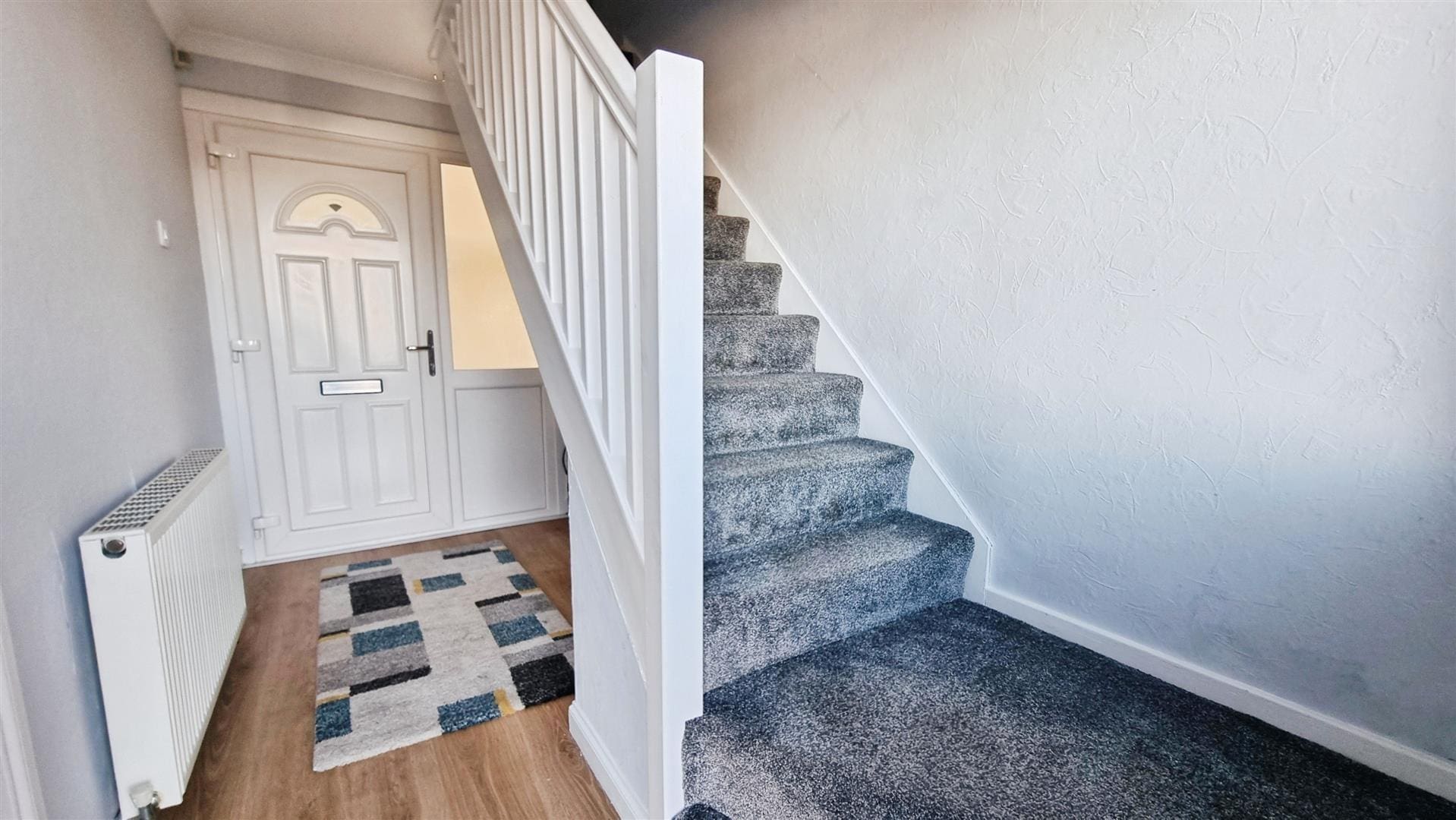 RDC0353LEVI ENTRANCE HALL.jpg