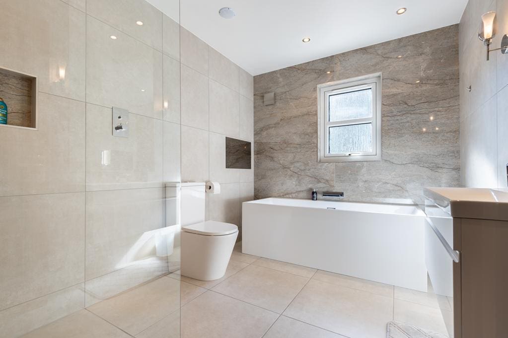 LEV1445PEM BATHROOM.jpg