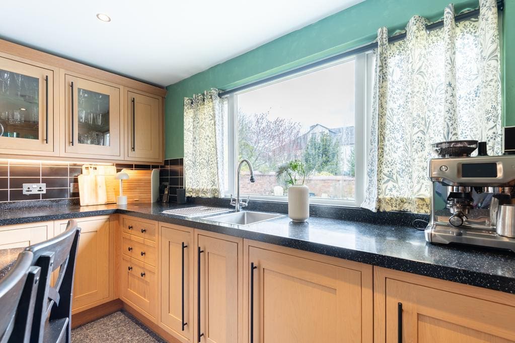 CUP1469SEG KITCHEN AGAIN.jpg