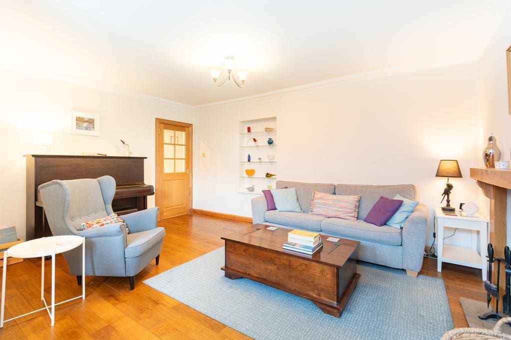 CUP1468SEG LIVING ROOM AGAIN.jpg