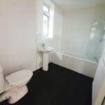 JMP0186LEVI Bathroom.jpg