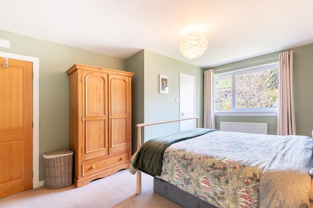 CUP1468SEG BEDROOM 2 AGAIN.jpg