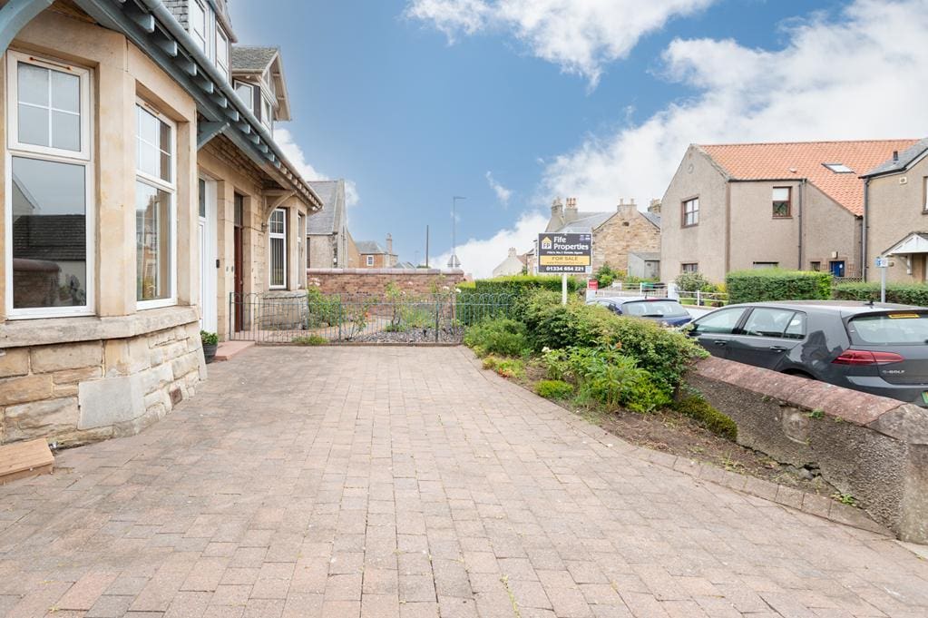CUP1469SEG DRIVEWAY NEW.jpg