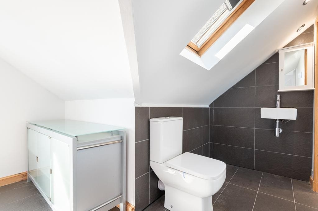 CUP1459SEG SHOWER ROOM AGAIN.jpg