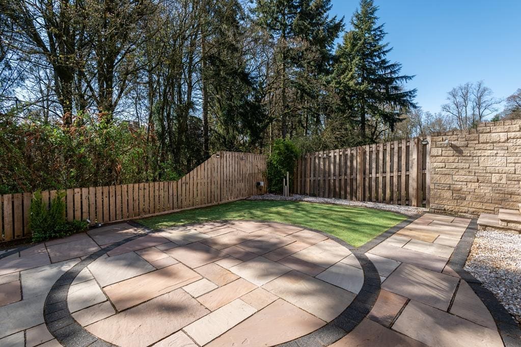 LEV1445PEM GARDEN.jpg