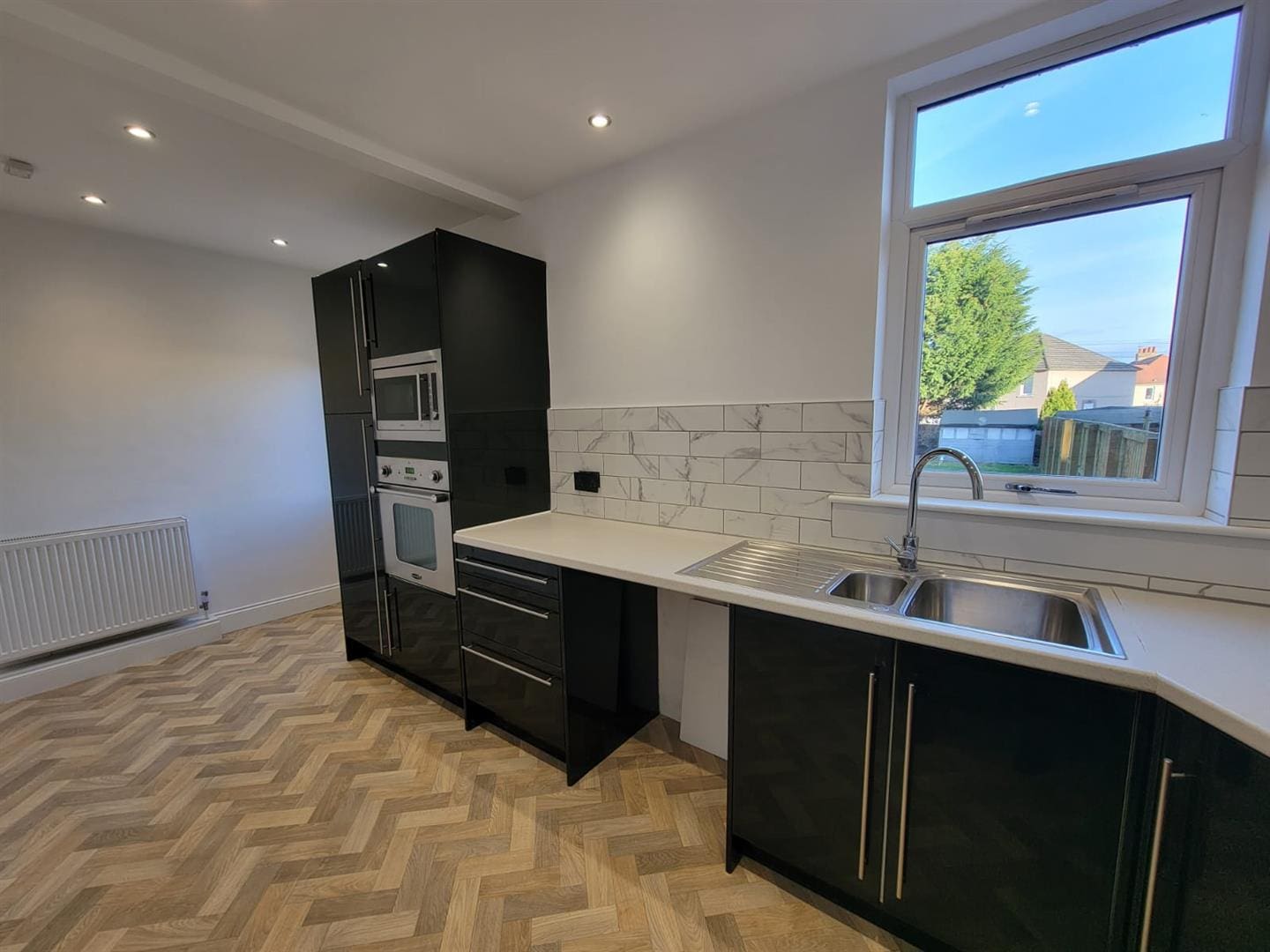 KNM0058GLEI Kitchen (3).jpg