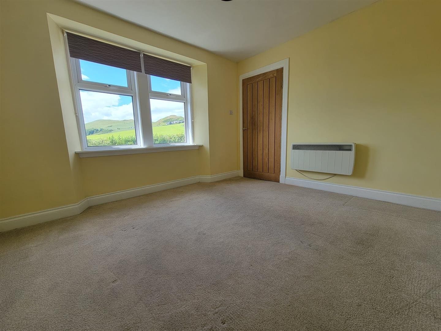 KNM0035LEVI Bedroom 1 (2).jpg