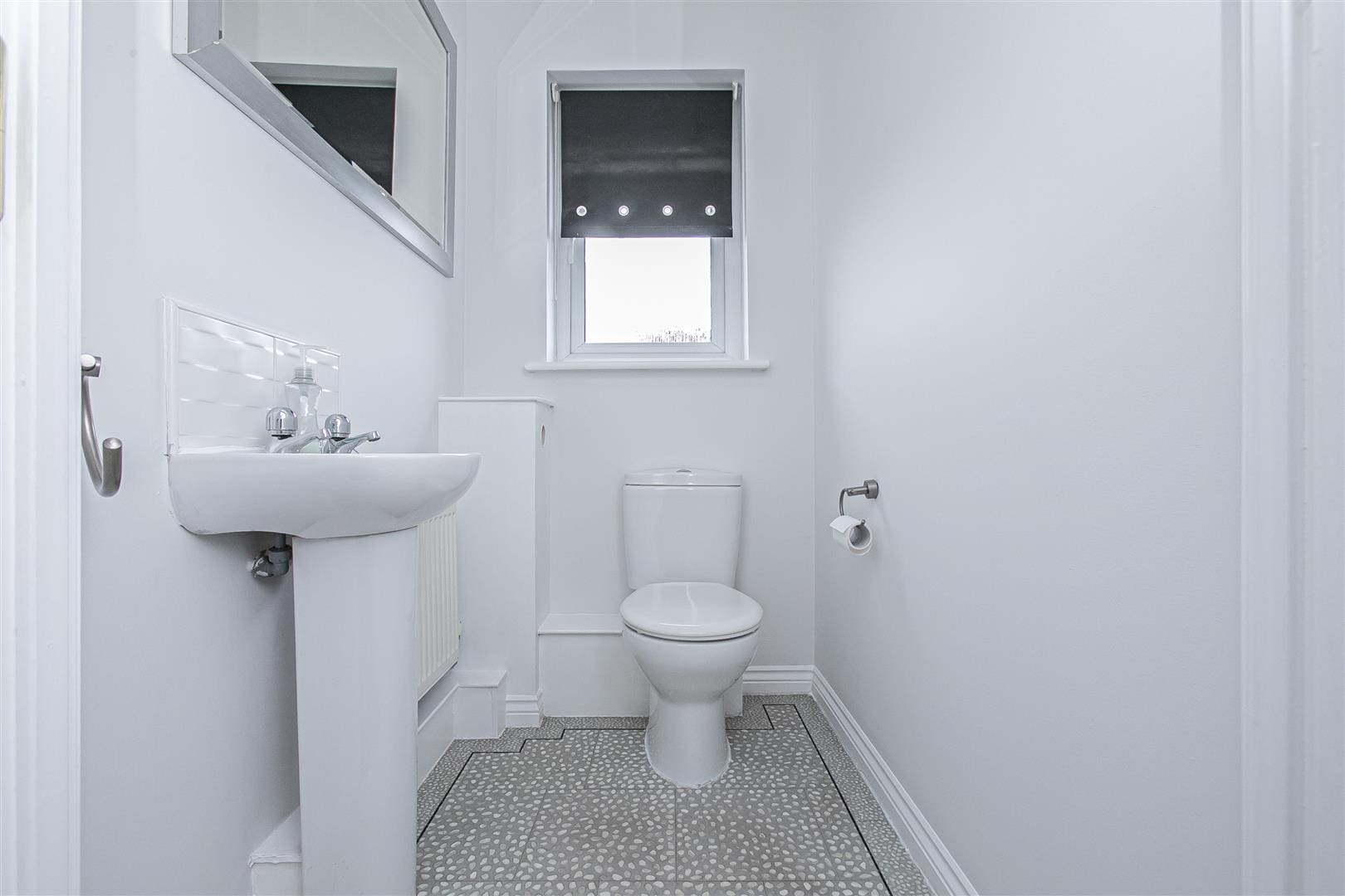 KNM0066GLEI WC.jpg