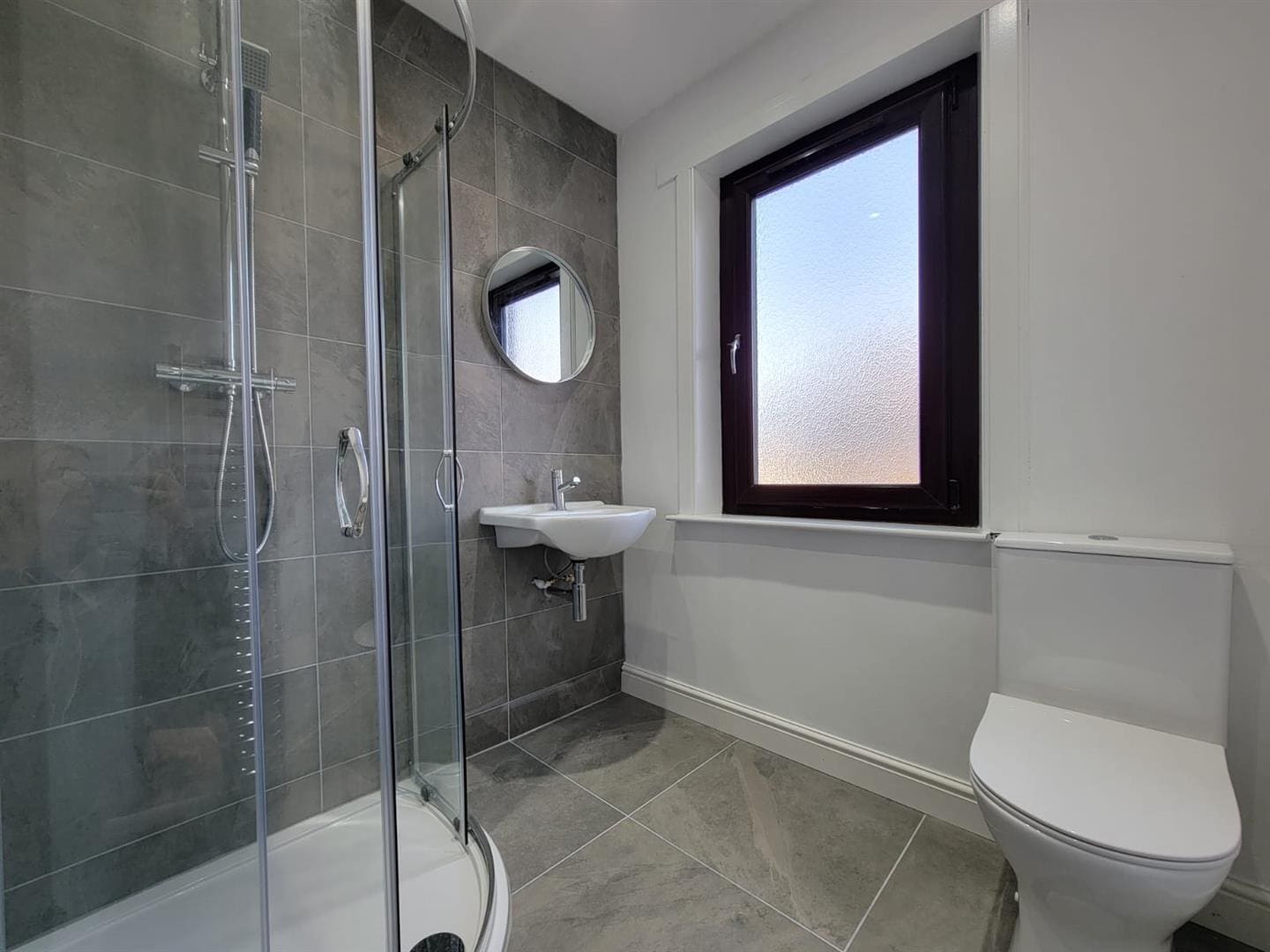 KNM0058GLEI Shower room (1).jpg