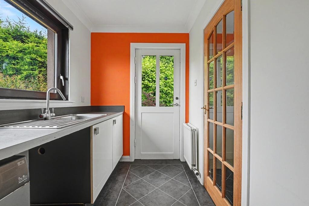 CUP1462SEG UTILITY ROOM.jpg