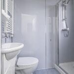 RDC0414LEVI SHOWER ROOM.jpg
