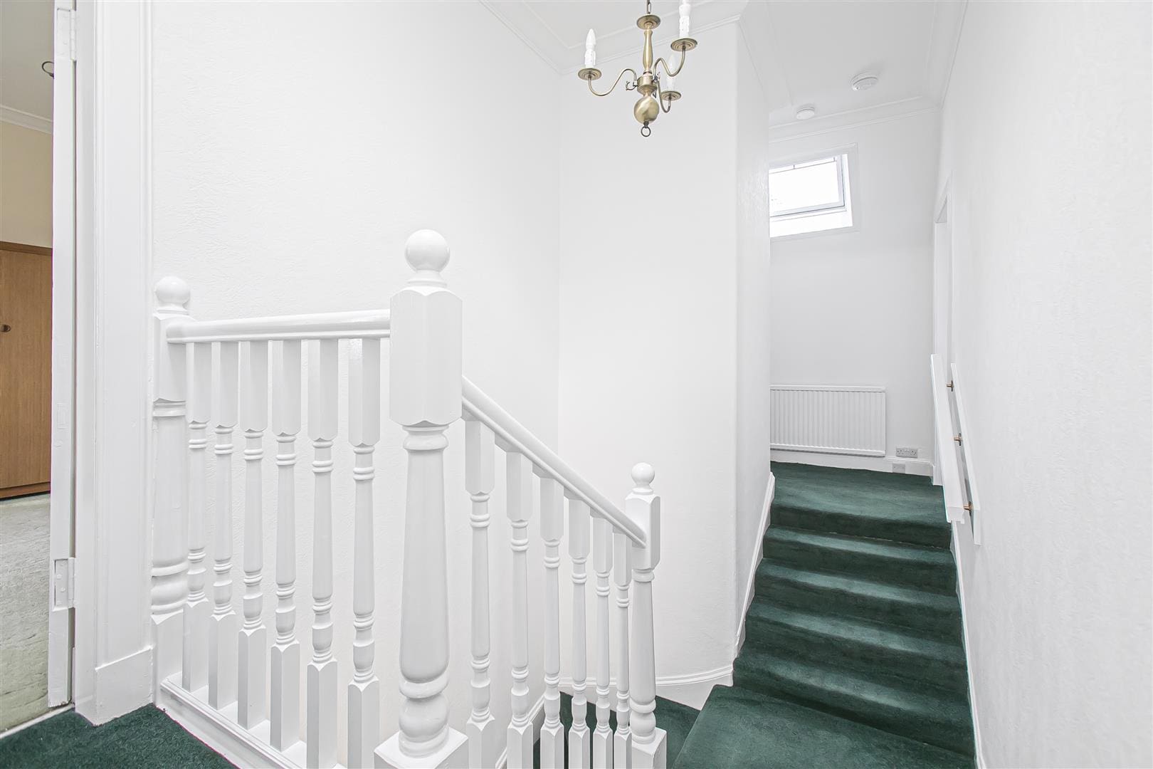 RDC0414LEVI STAIRWAY LANDING.jpg