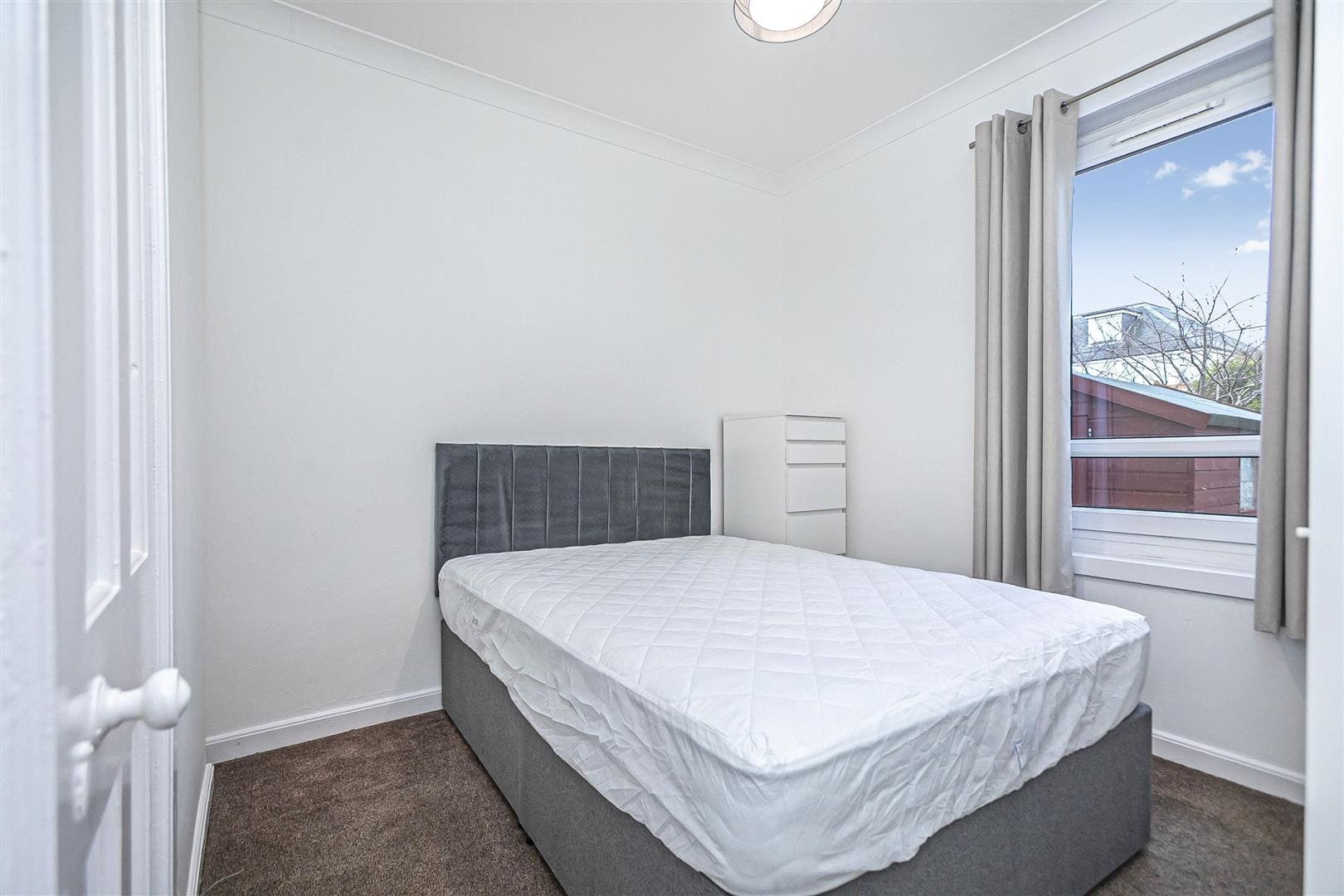 KNM0061LEVI Bedroom 2 (2).jpg