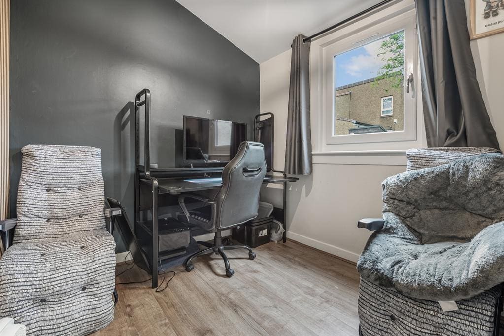LEV1449PEM BEDROOM 2.jpg