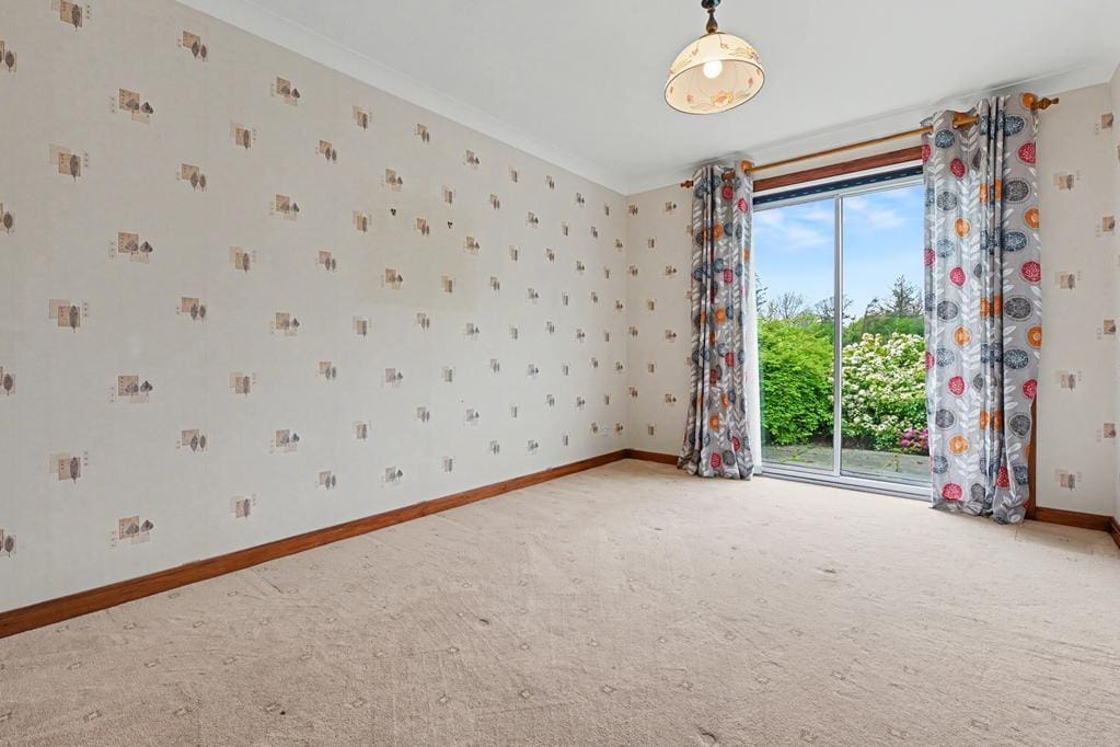 CUP1462SEG 2ND RECEPTION ROOM.jpg