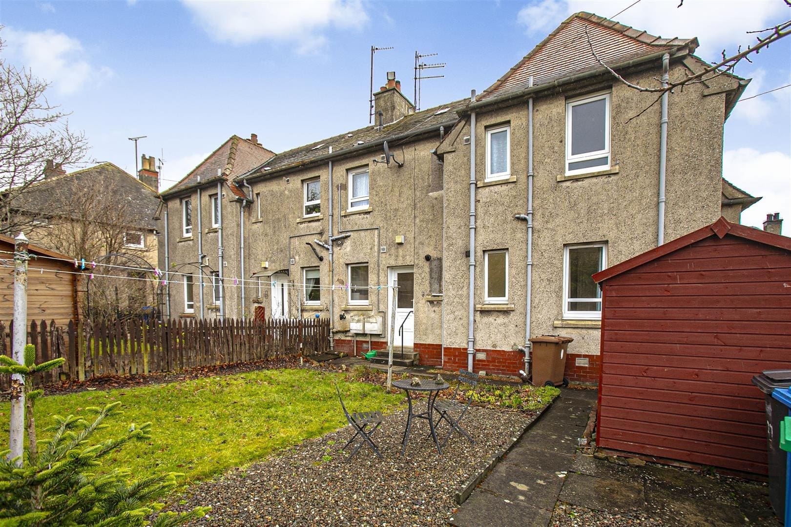 KNM0061LEVI Rear Garden (1).jpg