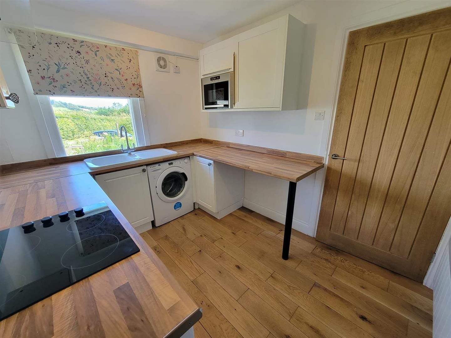 KNM0035LEVI Kitchen (1).jpg