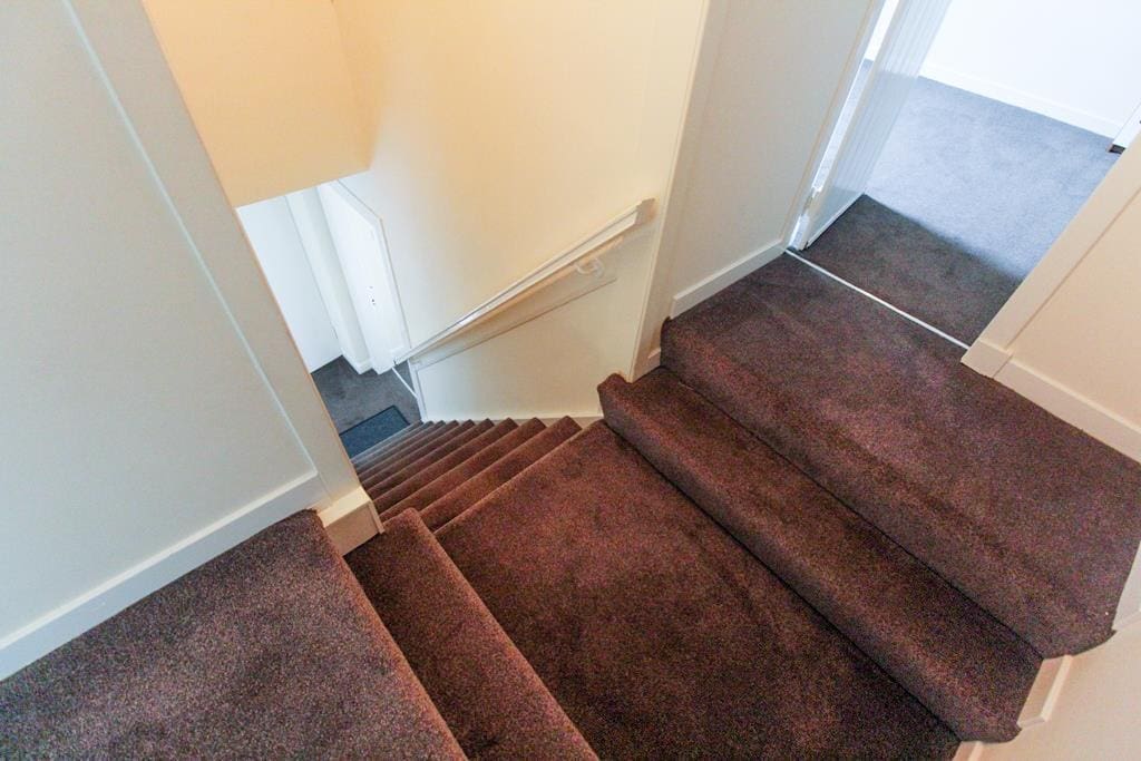 RDC0062CUPL STAIRWAY.JPG
