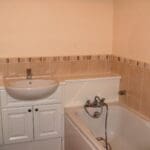 JMP0016GLE BATHROOM.jpg
