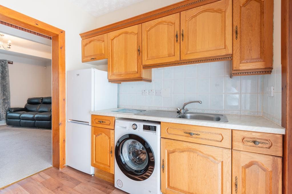 LEV1464PEM KITCHEN AGAIN.jpg