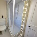 KNM0068GLEI Shower room (2).jpg