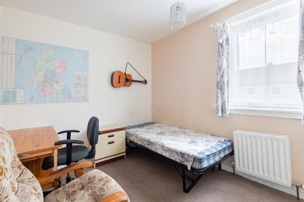 LEV1466PEM BEDROOM 1.jpg