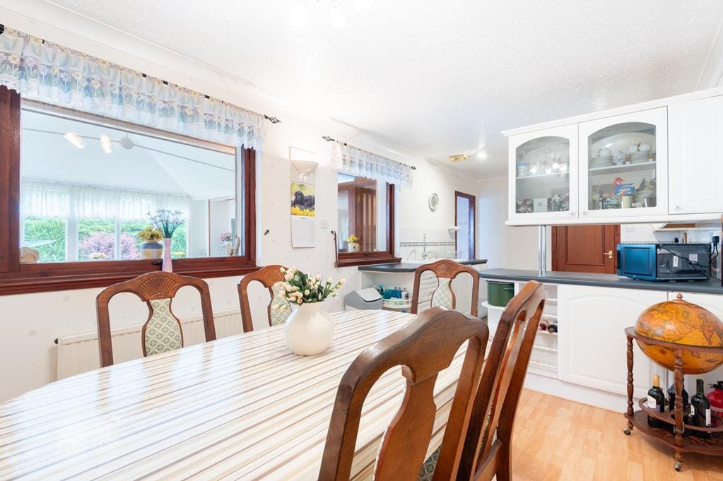 LEV1463PEM DINING TO KITCHEN.jpg