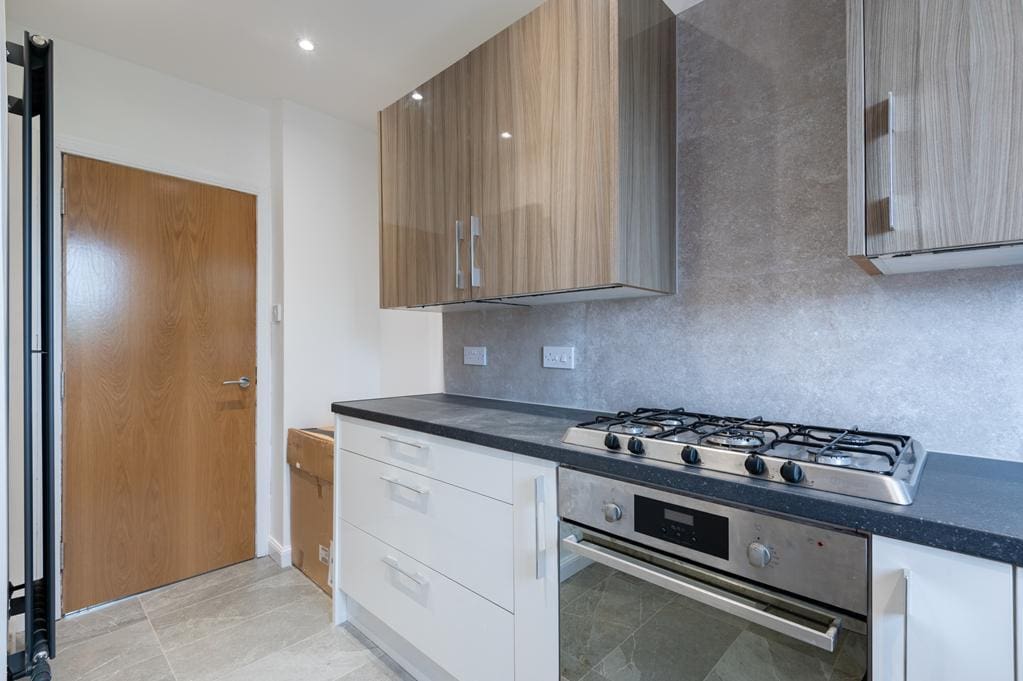 CUP1476SEG KITCHEN AGAIN.jpg