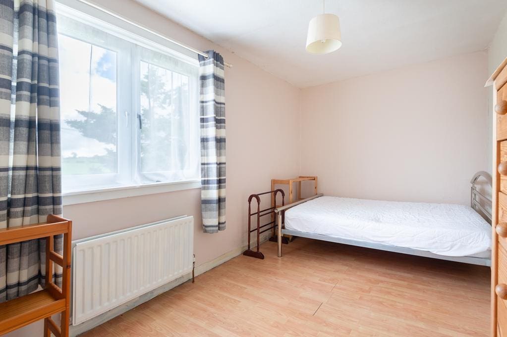 LEV1466PEM BEDROOM 2.jpg