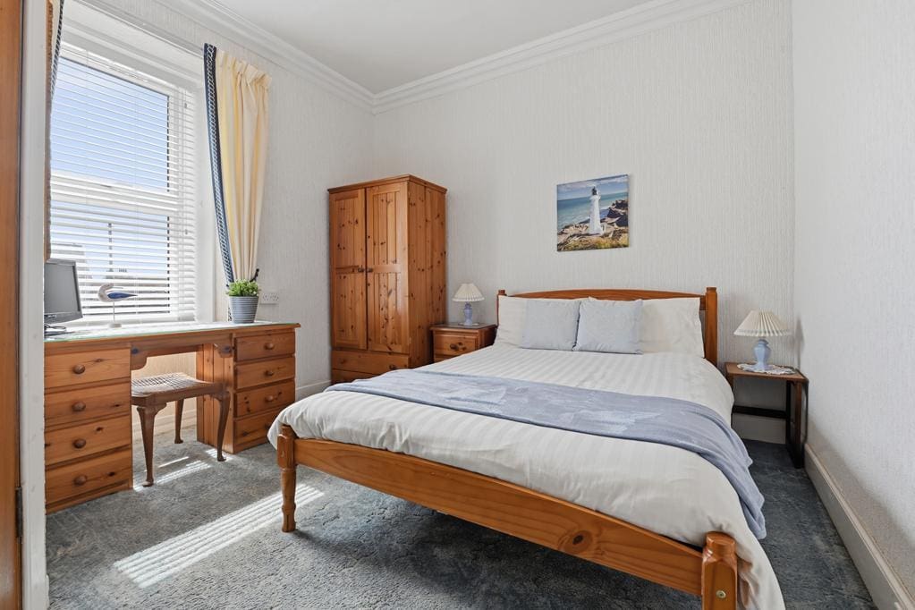 CUP1482SEG BEDROOM 2.jpg