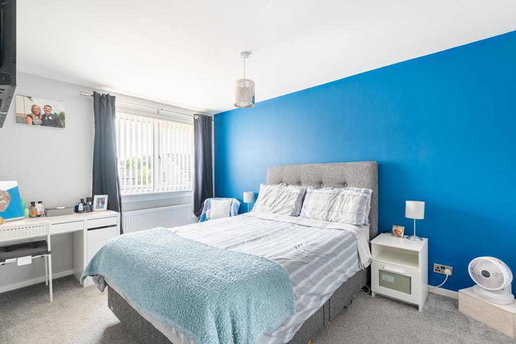 LEV1482PEM BEDROOM 1.jpg